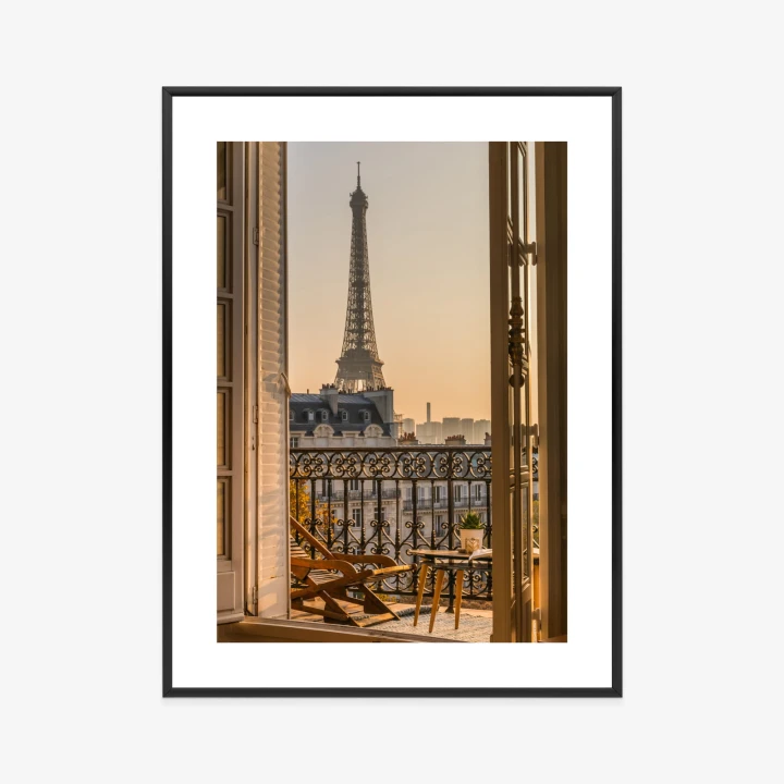 Plakat Widok Z Okna Na Paryską Wieżę Eiffla O Zachodzie Słońca