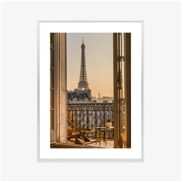 Plakat Widok Z Okna Na Paryską Wieżę Eiffla O Zachodzie Słońca