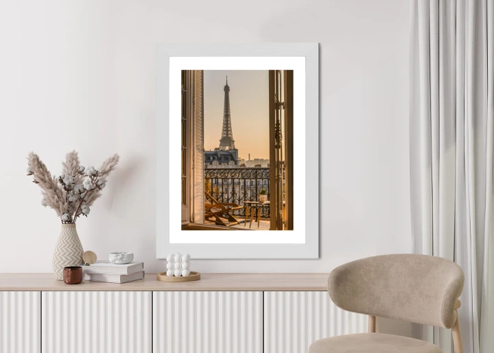 Plakat Widok Z Okna Na Paryską Wieżę Eiffla O Zachodzie Słońca