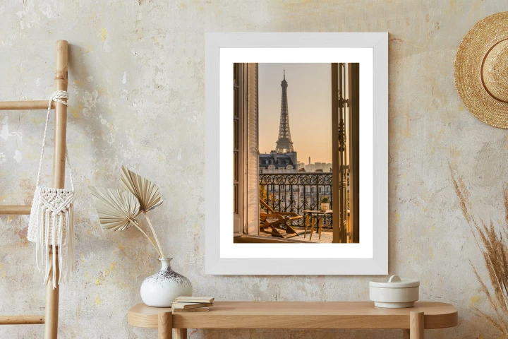 Plakat Widok Z Okna Na Paryską Wieżę Eiffla O Zachodzie Słońca