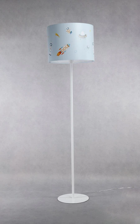 lampa podłogowa do pokoju chłopca