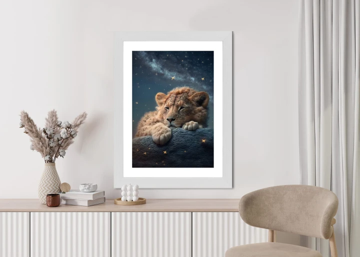 Plakat Śpiący Lew I Nocne Niebo