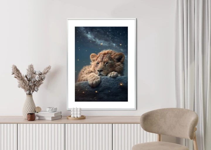 Plakat Śpiący Lew I Nocne Niebo
