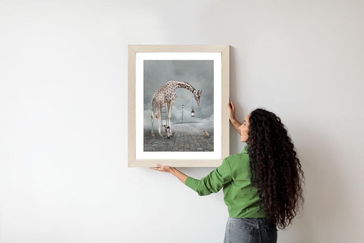 Plakat Surrealistyczna Żyrafa Kot Drabina I Lampa