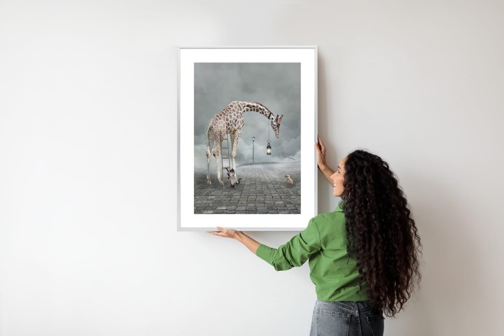 Plakat Surrealistyczna Żyrafa Kot Drabina I Lampa