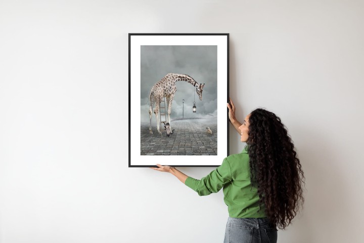 Plakat Surrealistyczna Żyrafa Kot Drabina I Lampa