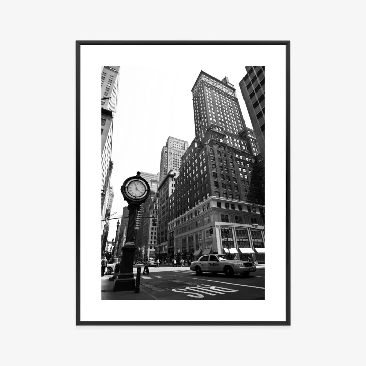 Plakat Czarno Biały Zegar I Taksówka Na Ulicy Nowego Jorku