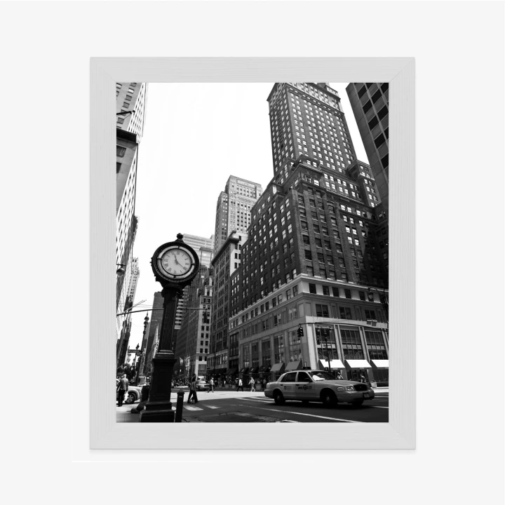 Plakat Czarno Biały Zegar I Taksówka Na Ulicy Nowego Jorku