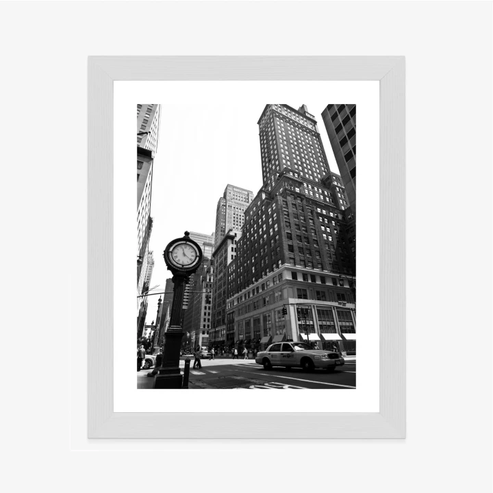Plakat Czarno Biały Zegar I Taksówka Na Ulicy Nowego Jorku