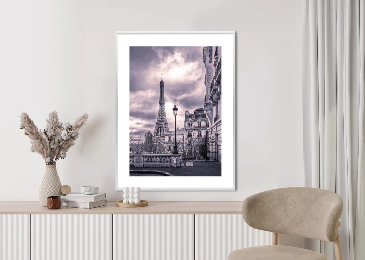 Plakat Paryż Wieża Eiffla W Pochmurny Dzień