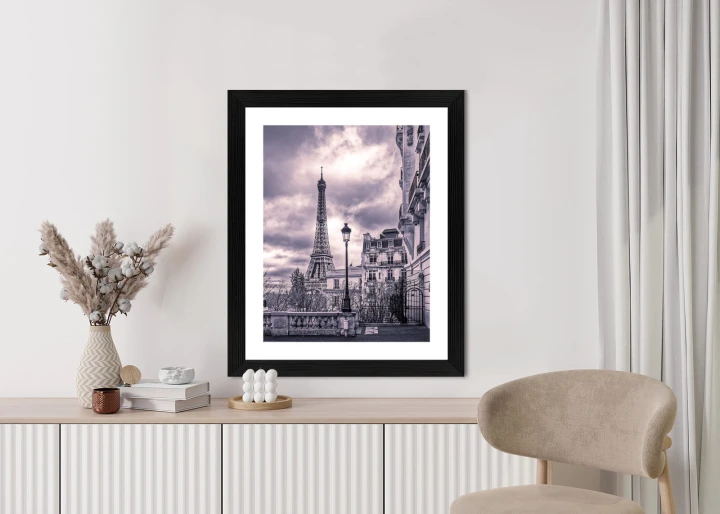 Plakat Paryż Wieża Eiffla W Pochmurny Dzień