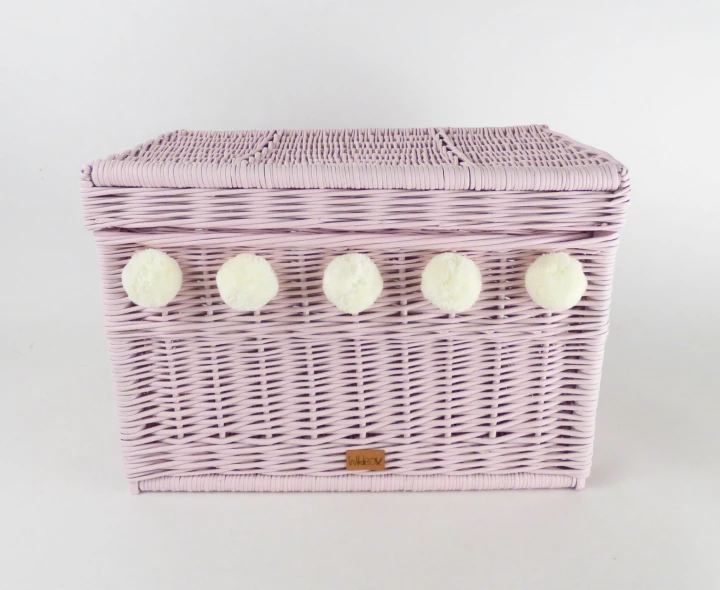 skrzynia na zabawki z pomponami