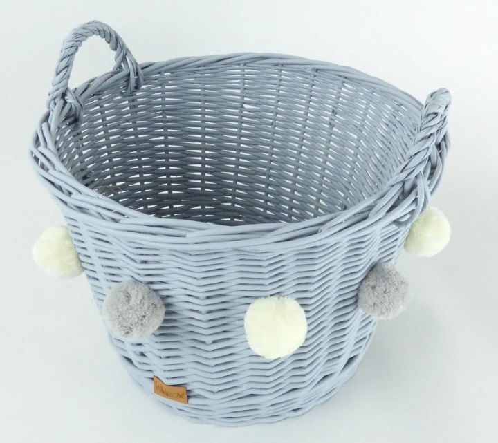 kosz na zabawki pompony