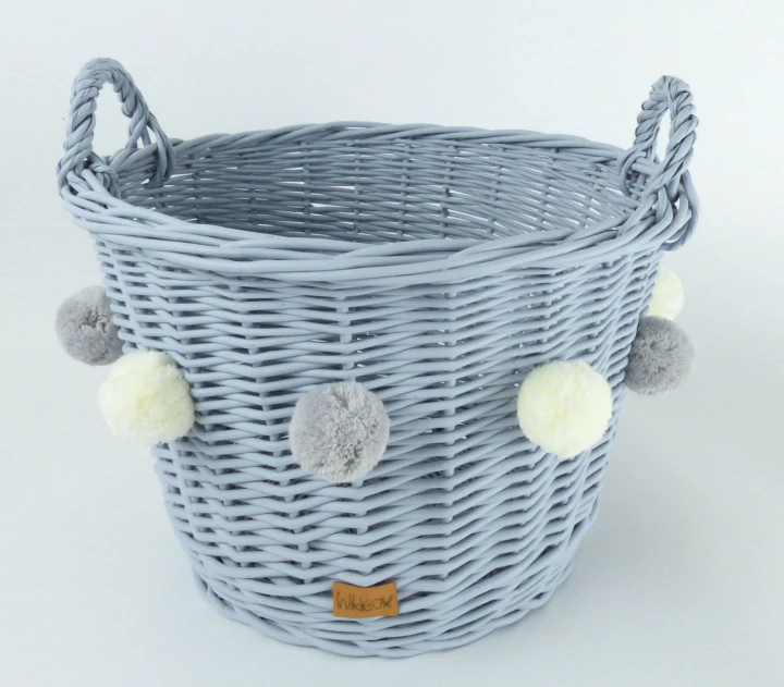 kosz na zabawki pompony