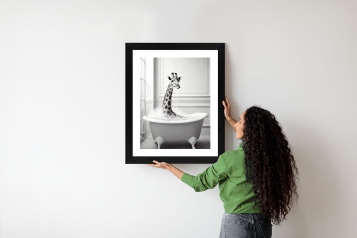Plakat Surrealistyczna Ilustracja Z Żyrafą W Wannie