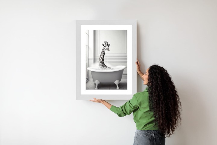 Plakat Surrealistyczna Ilustracja Z Żyrafą W Wannie