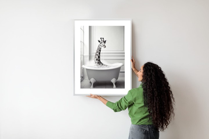 Plakat Surrealistyczna Ilustracja Z Żyrafą W Wannie