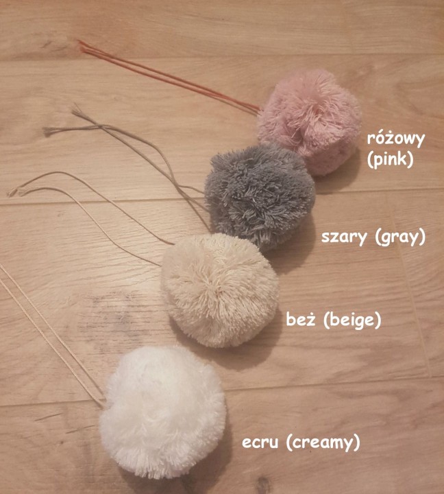 pompony etażerka.jpg