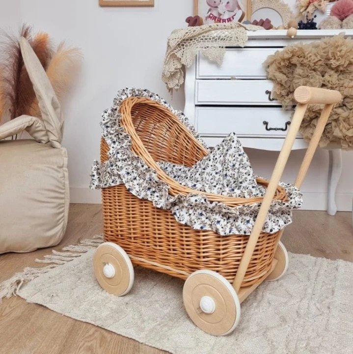 wiklinowy wózek dla lalek