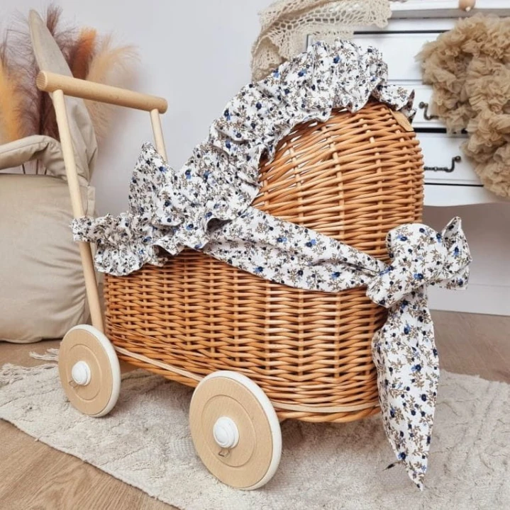 wiklinowy wózek dla lalek