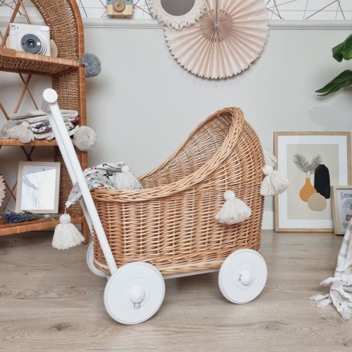 wózek wiklinowy dla lalek