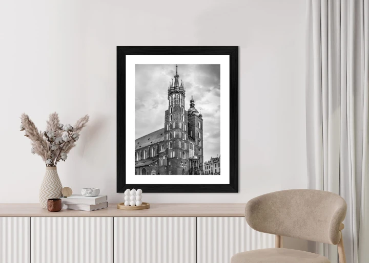 Plakat Czarno-Biała Fotografia Kościoła Mariackiego W Krakowie