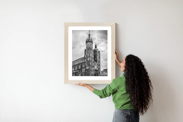 Plakat Czarno-Biała Fotografia Kościoła Mariackiego W Krakowie