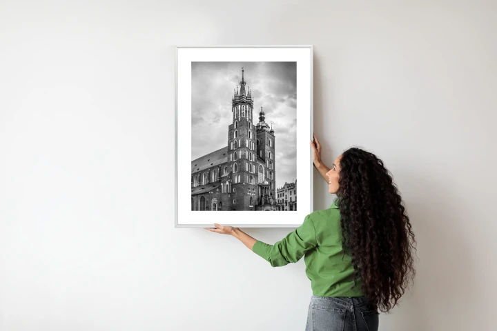 Plakat Czarno-Biała Fotografia Kościoła Mariackiego W Krakowie