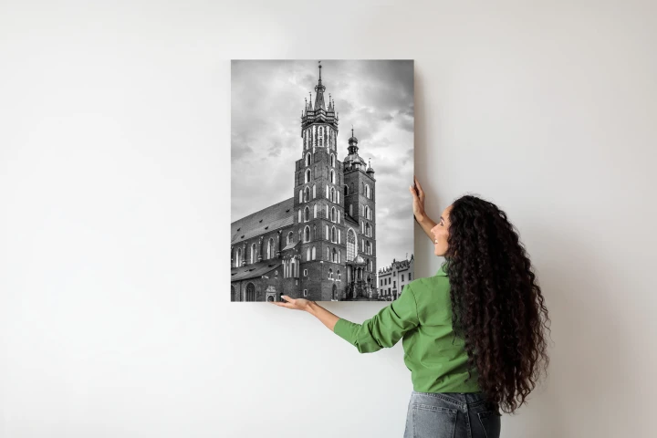 Plakat Czarno-Biała Fotografia Kościoła Mariackiego W Krakowie