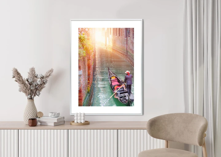 Plakat Gondolier Wenecki Na Zielonych Wodach Kanału