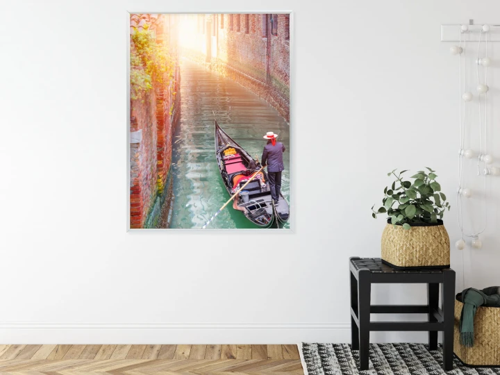 Plakat Gondolier Wenecki Na Zielonych Wodach Kanału