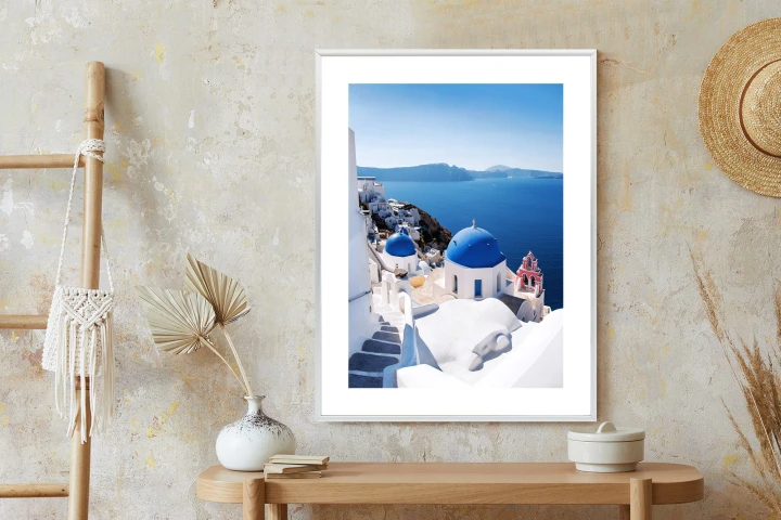 Plakat Tradycyjna Biała Architektura I Greckie Cerkwie Z Niebieskimi Kopułami