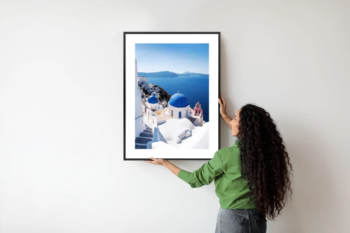 Plakat Tradycyjna Biała Architektura I Greckie Cerkwie Z Niebieskimi Kopułami