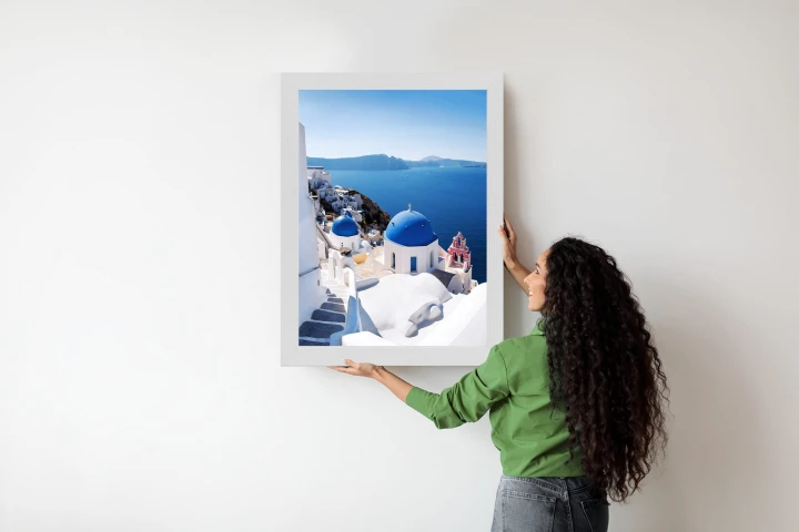 Plakat Tradycyjna Biała Architektura I Greckie Cerkwie Z Niebieskimi Kopułami