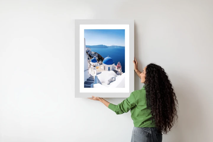 Plakat Tradycyjna Biała Architektura I Greckie Cerkwie Z Niebieskimi Kopułami