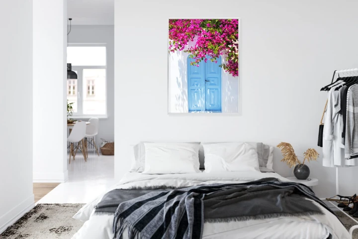 Plakat Niebieskie Drzwi I Różowe Kwiaty Tradycyjna Grecka Architektura