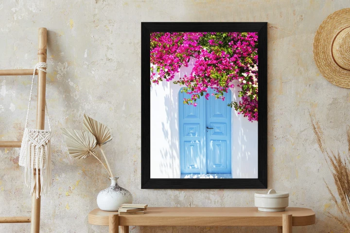 Plakat Niebieskie Drzwi I Różowe Kwiaty Tradycyjna Grecka Architektura