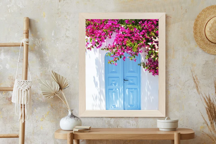 Plakat Niebieskie Drzwi I Różowe Kwiaty Tradycyjna Grecka Architektura