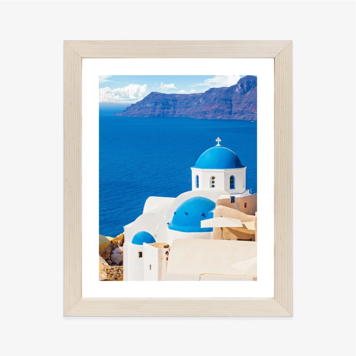 Plakat Krajobraz Santorini Z Białym Kościołem I Widokiem Na Błękitne Morze