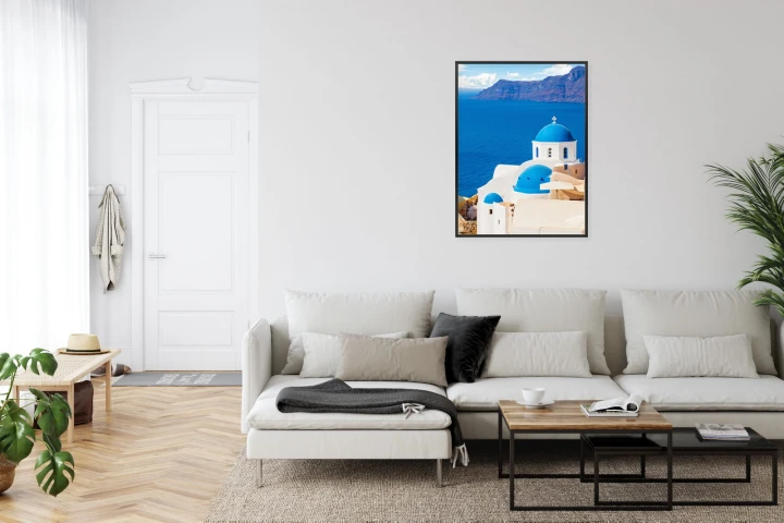 Plakat Krajobraz Santorini Z Białym Kościołem I Widokiem Na Błękitne Morze