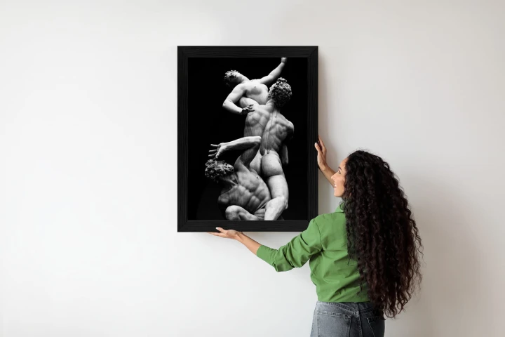 Plakat Włoskie Posągi Na Czarnym Tle