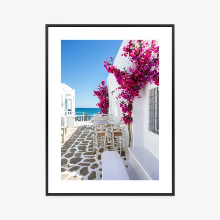 Plakat Grecka Architektura Z Różowymi Kwiatami I Widokiem Na Morze