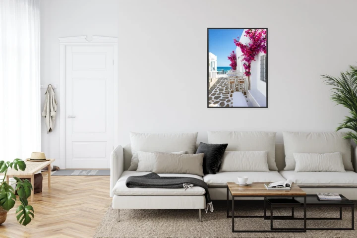 Plakat Grecka Architektura Z Różowymi Kwiatami I Widokiem Na Morze