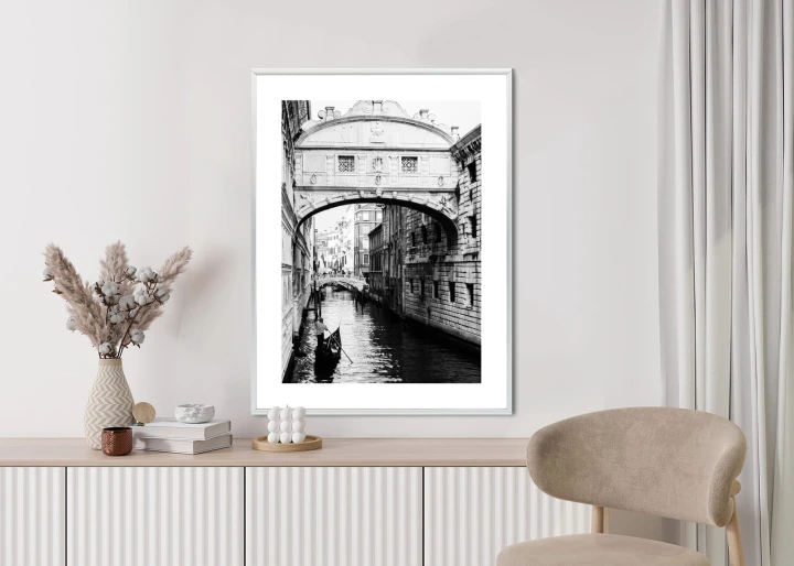 Plakat Gondola Na Czarno Białym Weneckim Kanale