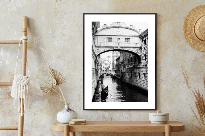 Plakat Gondola Na Czarno Białym Weneckim Kanale