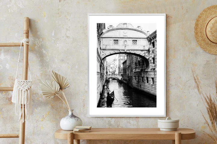 Plakat Gondola Na Czarno Białym Weneckim Kanale