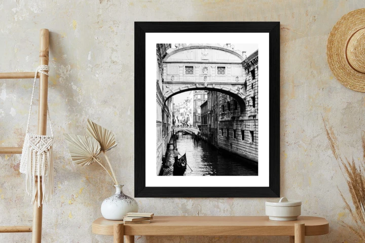 Plakat Gondola Na Czarno Białym Weneckim Kanale