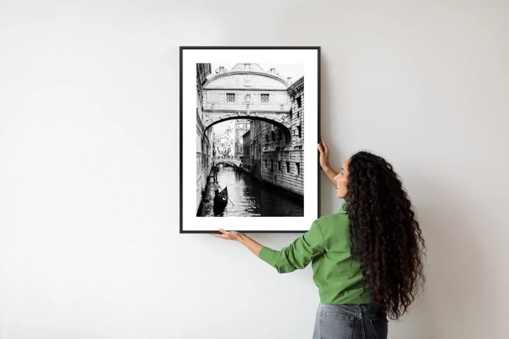 Plakat Gondola Na Czarno Białym Weneckim Kanale