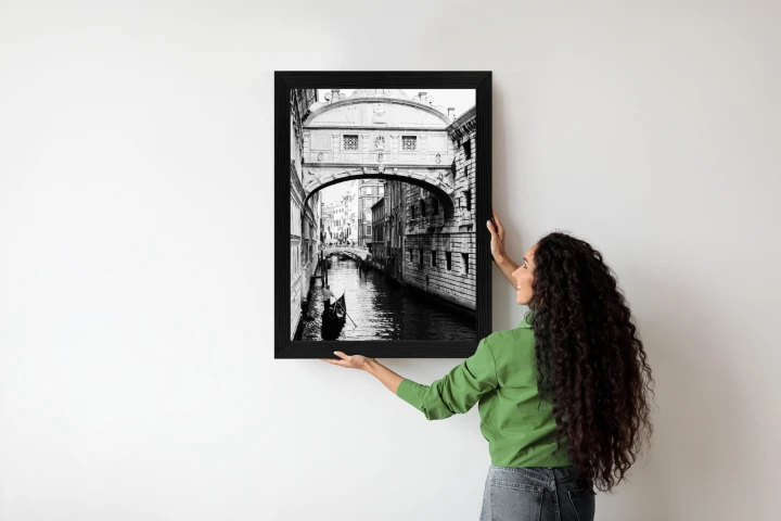 Plakat Gondola Na Czarno Białym Weneckim Kanale