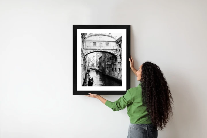 Plakat Gondola Na Czarno Białym Weneckim Kanale